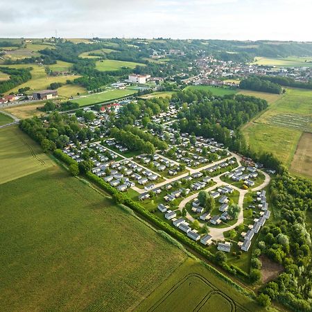 Camping Chateau De Galaure Chateauneuf-de-Galaure Buitenkant foto