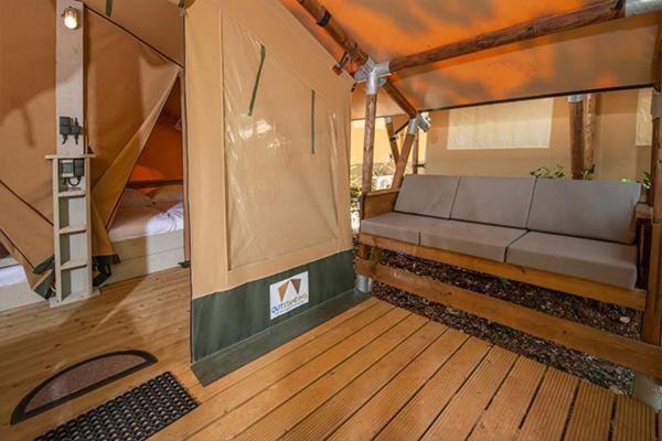 Camping Chateau De Galaure Chateauneuf-de-Galaure Kamer foto