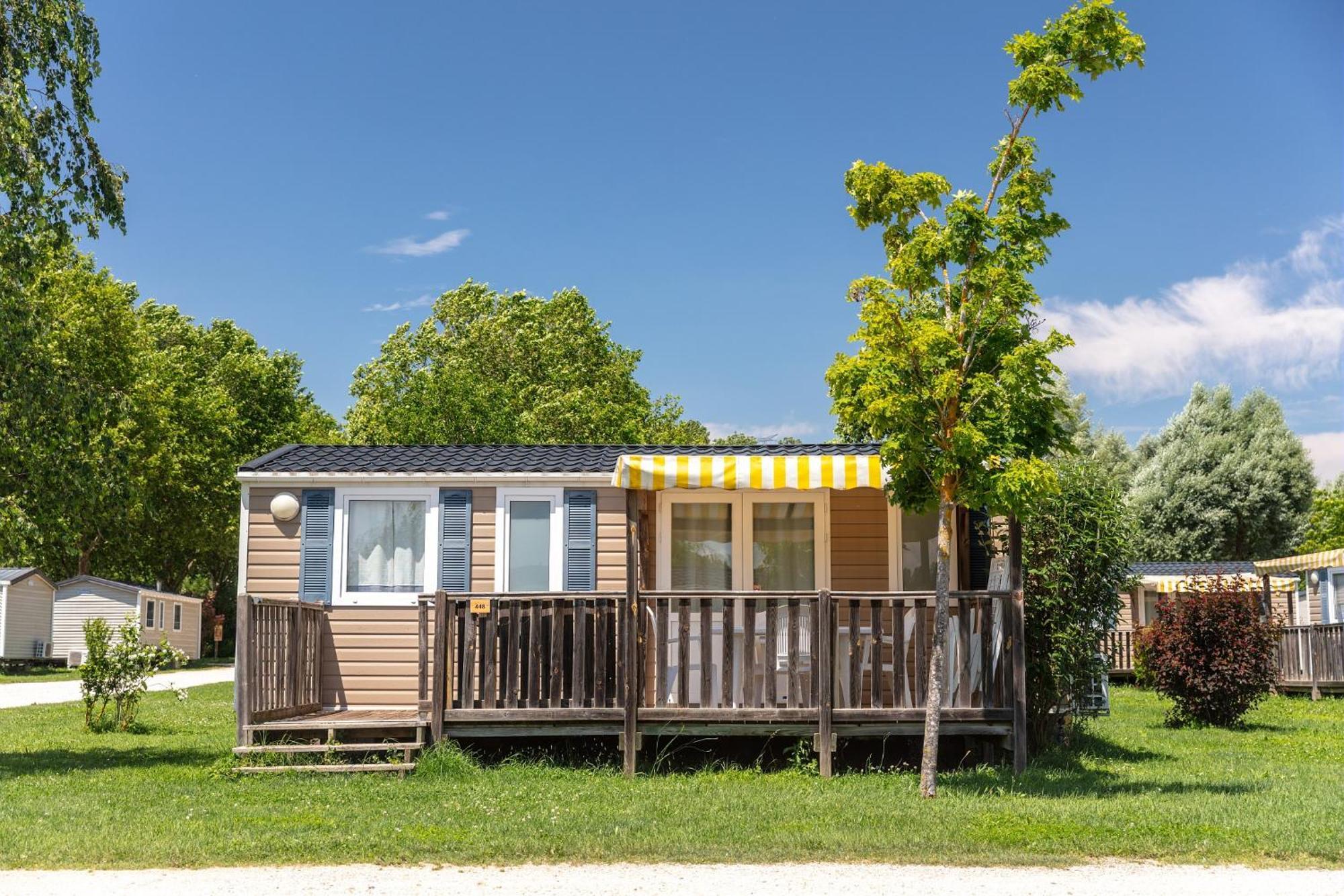Camping Chateau De Galaure Chateauneuf-de-Galaure Buitenkant foto