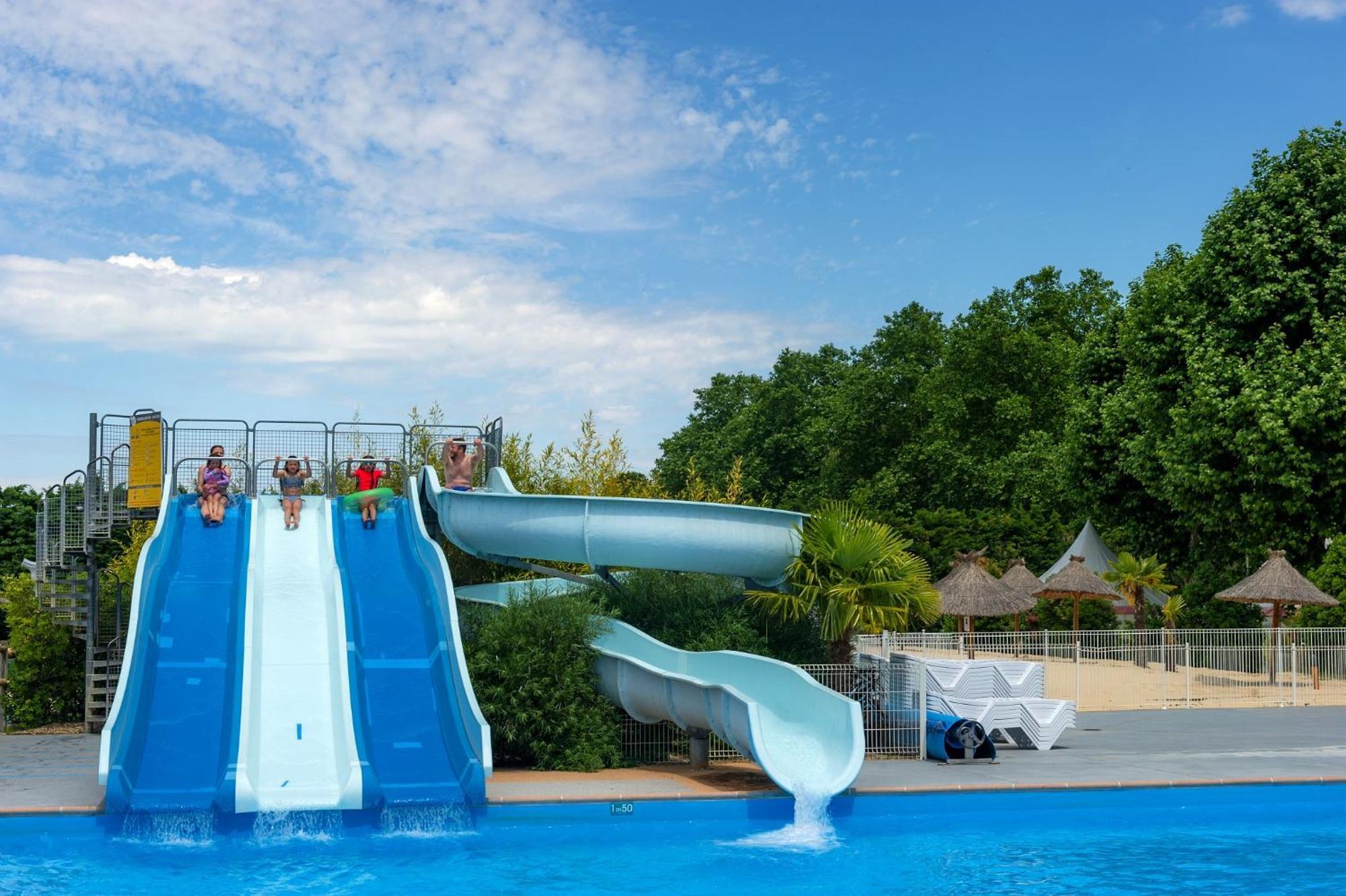 Camping Chateau De Galaure Chateauneuf-de-Galaure Buitenkant foto